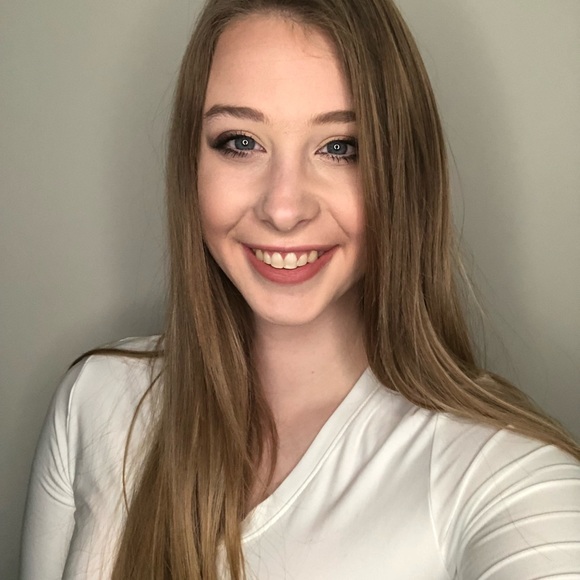 Meet your Posher, Tiana - Picture 1 of 1